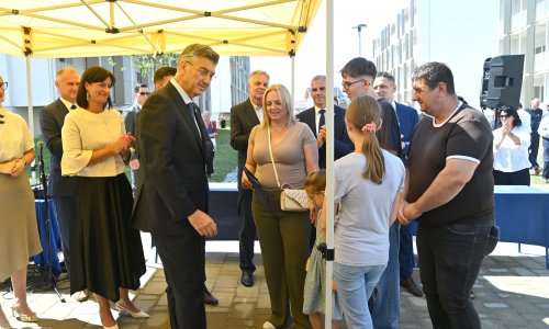 Plenković uručio 209 novih ključeva u Sisku i Petrinji: 'Obnova pri samom kraju'