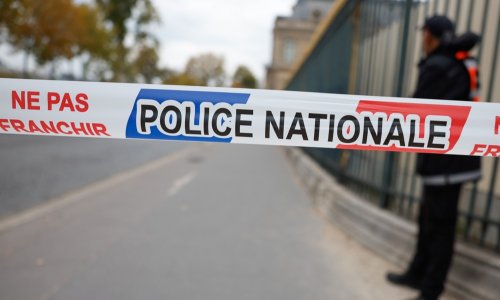 Drama u Parizu: Mahao noževima po ulici i teško ozlijedio dvije žene prije nego su ga svladali