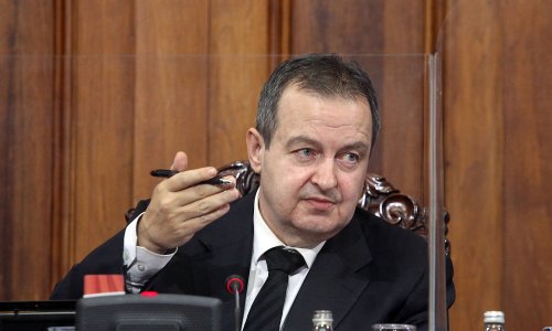 Dačić u Skupštini Srbije izveo performans: 'To je zvučni top'