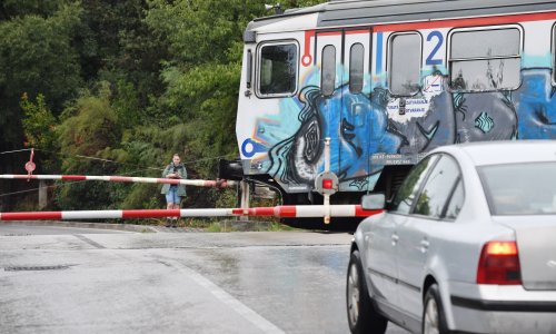 Ovo pravilo mnogi ne znaju: Rampa je bila podignuta, signalizacija ugašena, vlak je naletio, a sud mu pripisao pola odgovornosti