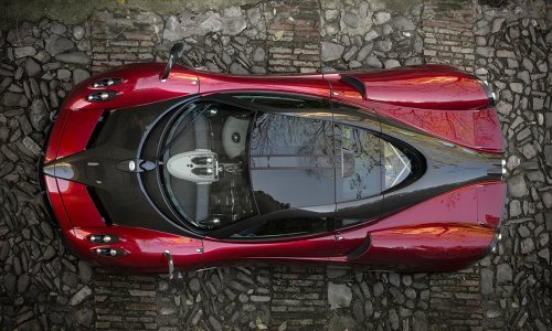 Pagani nam je pripremio brutalnu Huayru Roadster
