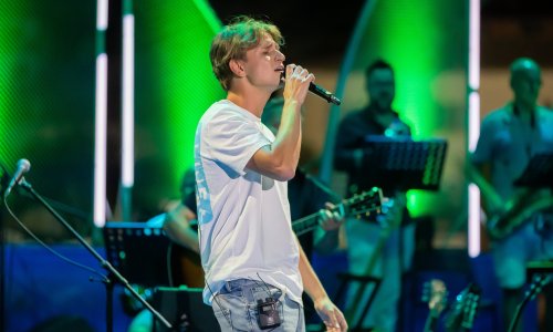 Jakov Jozinović uživa na Jadranu: Pjevač je pokazao djelić atmosfere na krstarenju s bližnjima