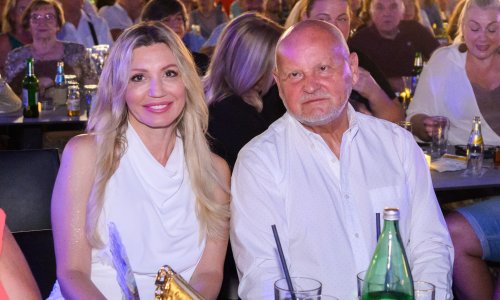 Usklađeni u bijelom: Blanka i Zlatko Mateša privukli poglede u Splitu