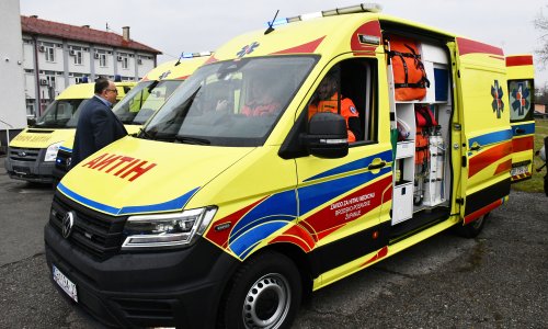 Premlaćivanje u Slavonskom Brodu: 'Netočno je da se Hitna nije pojavila. Došli smo za 9 minuta'