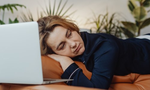 Ljeti ste stalno umorni? Liječnik upozorava kada iscrpljenost više nije bezazlena
