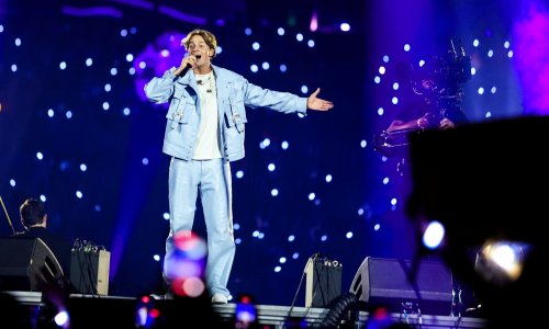 Njegov novi album osvaja top ljestvice, a sada stiže pred publiku na Krku – Jakov Jozinović najavljuje spektakl