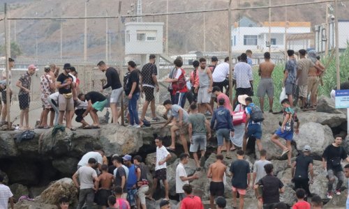 FOTO/VIDEO Sánchez stiže u španjolsku enklavu zbog tisuće migranata