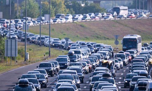 Velike gužve prema moru: Kolone na autocestama, nesreće na A1 i zastoji prema Krku