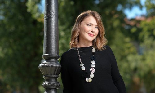 Sanja Vejnović: 'Vrlo rano sam shvatila da moram ozbiljno raditi na sebi i tako razbijati predrasude o lijepim glumicama'