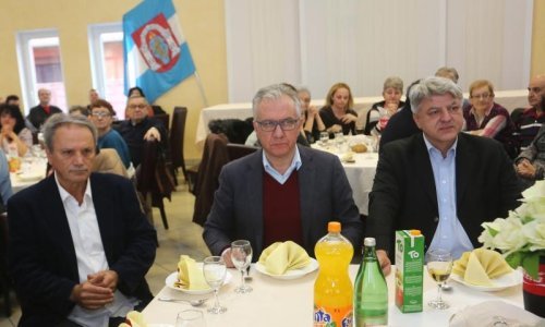 Komadina ili Milanović? Pa tko želi da ga promovira zatvorenik, kriminalac?