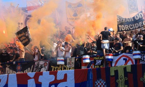 Pogledajte kako je Torcida ispratila igrače Hajduka nakon poraza u Varaždinu
