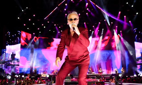Kruna sarajevskog spektakla: Dino Merlin održao treći koncert, a svi još bruje o posveti Halidu Bešliću