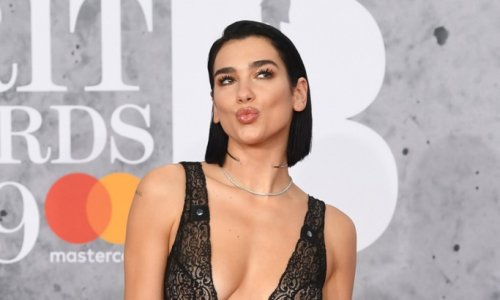 Hit snimka iz Prištine: Dua Lipa u 4 i pol ujutro jela pljeskavice i poručila: 'Je*beš avokado tost, ovo je Balkan stil'