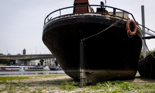 Rajna pada na rekordnih 18 centimetara: Brodovi gotovo ne mogu ploviti