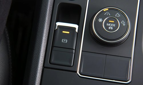 Ova tipka u automobilu može vam spasiti život, a većina vozača to ne zna