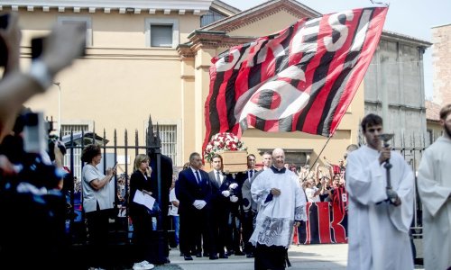 Tisuće navijača i nogometni velikani na posljednjem ispraćaju legendarnog kapetana Milana