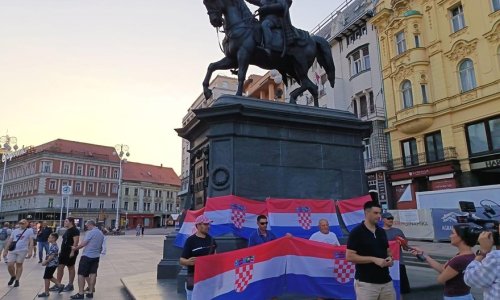 Pogledajte što HDZ radi s hrvatskim zastavama u Zagrebu