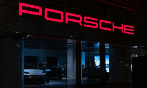 Porsche mu je oštećen u autopraonici, tražio je 10.000 eura, a sud mu nije dao ni centa: Evo zašto