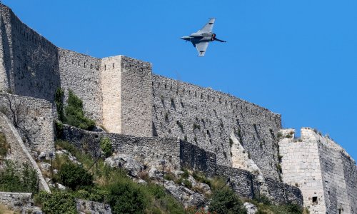 Budnica odjeknula gradom: Počinje proslava 31. obljetnice Oluje, tisuće se slijevaju u Knin