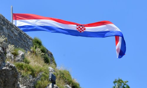 Trojica gardista ispisala su povijest: Evo kako su skinuli srpsku zastavu s Kninske tvrđave