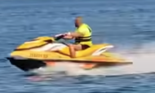 VIDEO Suludo ponašanje u Ninu: U kritičnom trenutku jet-skijem presijecao put kanaderima