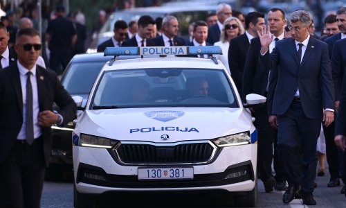 FOTOGALERIJA Počela velika proslava u Kninu: Stigli Milanović i Plenković