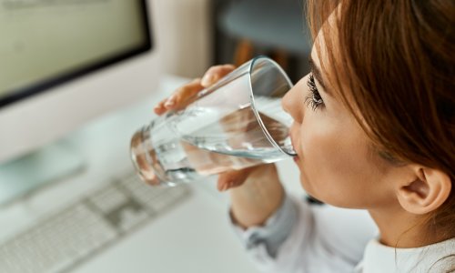 Tijelo vam šalje jasne signale: Stručnjaci otkrili kako izračunati koliko vam vode treba na plus 35