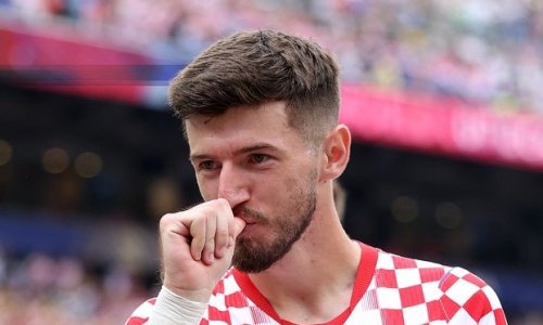 Vatreni iznenada napustio pripreme te avionom iz Australije hitno poletio za Milano