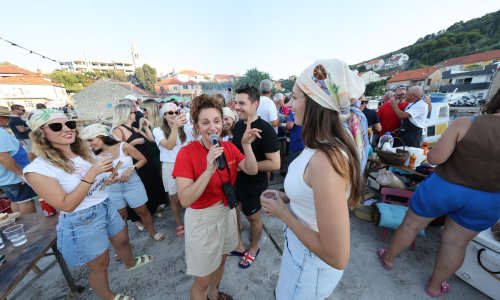 Danas vodi feštu, sutra stvara festival: Ana Katulić o životu nezavisne umjetnice