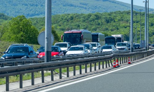 Još jedan vikend kaosa na cestama: Pogledajte gdje su već sad kilometarske kolone