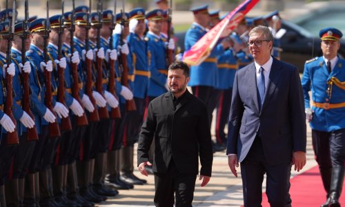 Crveni tepih, počasna garda i zagrljaj: Zašto Vučić nije svečanije dočekao Zelenskog?