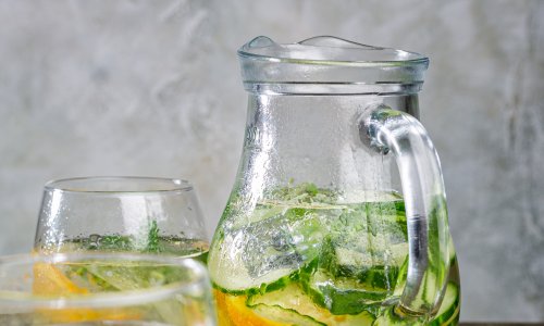 Dosadila vam je obična voda? Uz ovo ćete je pretvoriti u luksuzni 'spa' napitak prepun vitamina