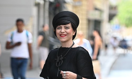 Mirela Holy privukla poglede na špici: Ovaj hit šešir naglasio njezinu novu frizuru