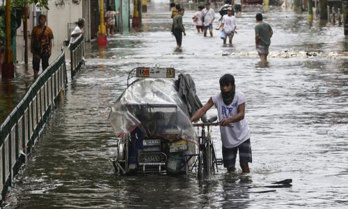Osmero mrtvih u tropskim olujama na Filipinima