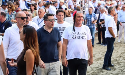 Izvanredni sastanak Mosta: Pokrećemo rušenje vlade!