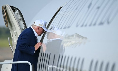 Trump zbog iranske prijetnje tajno odletio iz Turske: Pritom je birao stari Air Force One