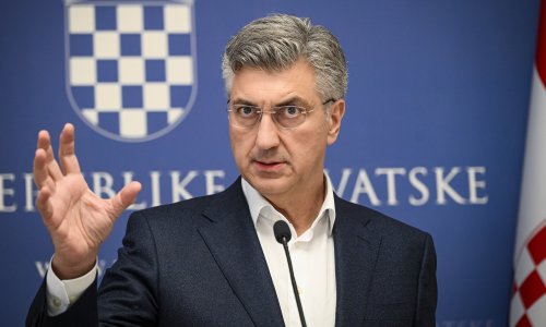 Plenković će se obratiti javnosti oko podne, oporba se već raskolila oko Gospića