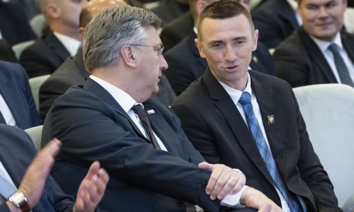 Plenković sazvao koalicijske partnere, oporba se već raskolila oko Gospića