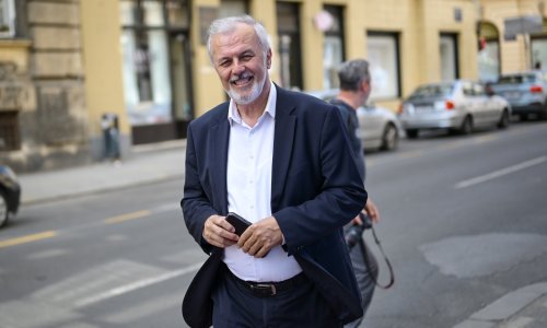 Sanader pozvao oporbu da s HDZ-om popije 'zdravu, ispravnu vodu' u Gospiću