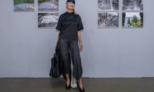 Neobični krojevi i efektni detalji: Đurđa Tedeschi zna kako crnu učiniti uzbudljivom
