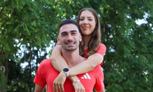 Pao poljubac za pamćenje: Romantičan trenutak Marina Bloudeka i zaručnice Natalije