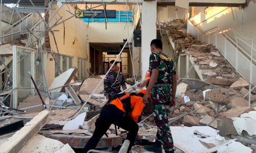 Katastrofa u Indoneziji: Potres magnitude 7,7 odnio najmanje 47 života