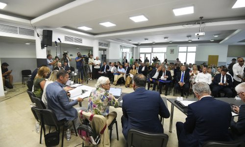 Totalni kaos u Gospiću, građani napustili sjednicu: 'Sat vremena smo unutra, a čuli smo samo političko prepucavanje'