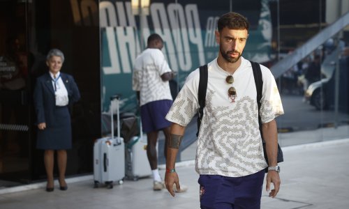 ManUtd na mukama; velikan nudi 50 milijuna za kapetana, a igraču 'svemirsku' plaću