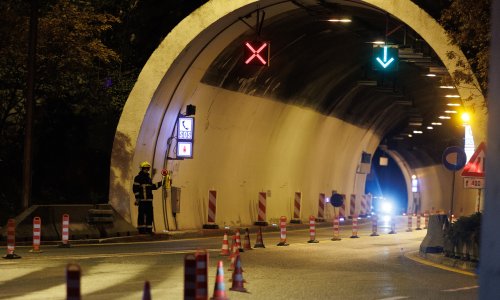 Zbog prometne nesreće u tunelu A2 otvorena samo jedna traka: Nesreća i na A1