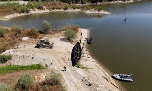 FOTO Prizori kakvi se ne viđaju svaki dan: Hrvatska vojska izvlači rimski brod iz Drave