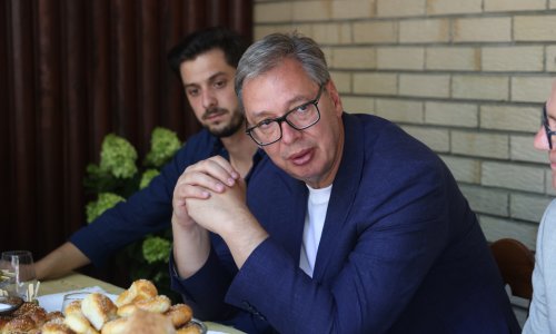 Vučić izgubio živce u raspravi s građankom: 'Gdje ste naučili tako glumiti?'