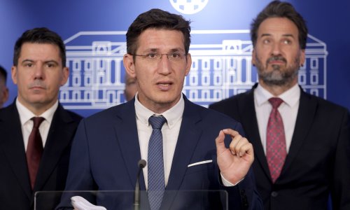 Most nedolazak Plenkovića i Milanovića u Sabor nazvao 'izdajom': 'Pljuska narodu Like'