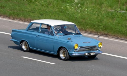 Automobil nije vozio 36 godina, a on si je dao samo jedan sat: Nije ugradio nijedan novi dio, a onda je okrenuo ključ