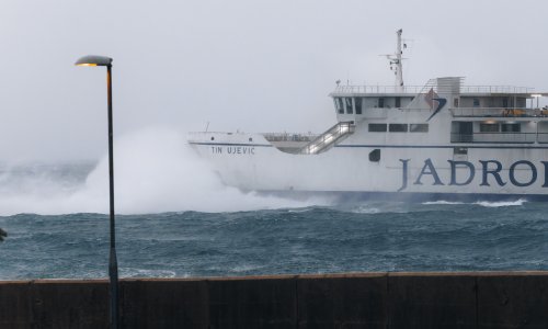 Vrijeme stvara probleme: U prekidu više katamaranskih i trajektnih linija
